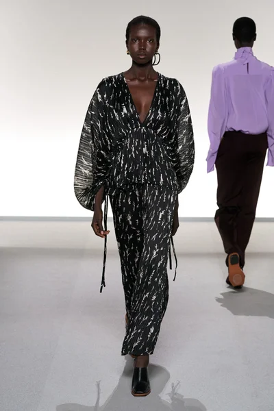 Look 44